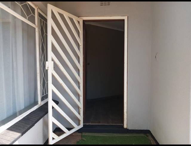 3 BEDROOM HOUSE FOR SALE IN GREENHILLS